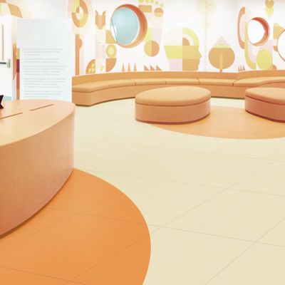 EN ISO 24340 に準拠して承認されたレール LVT 基板 厚さ 2.5 mm 耐着層